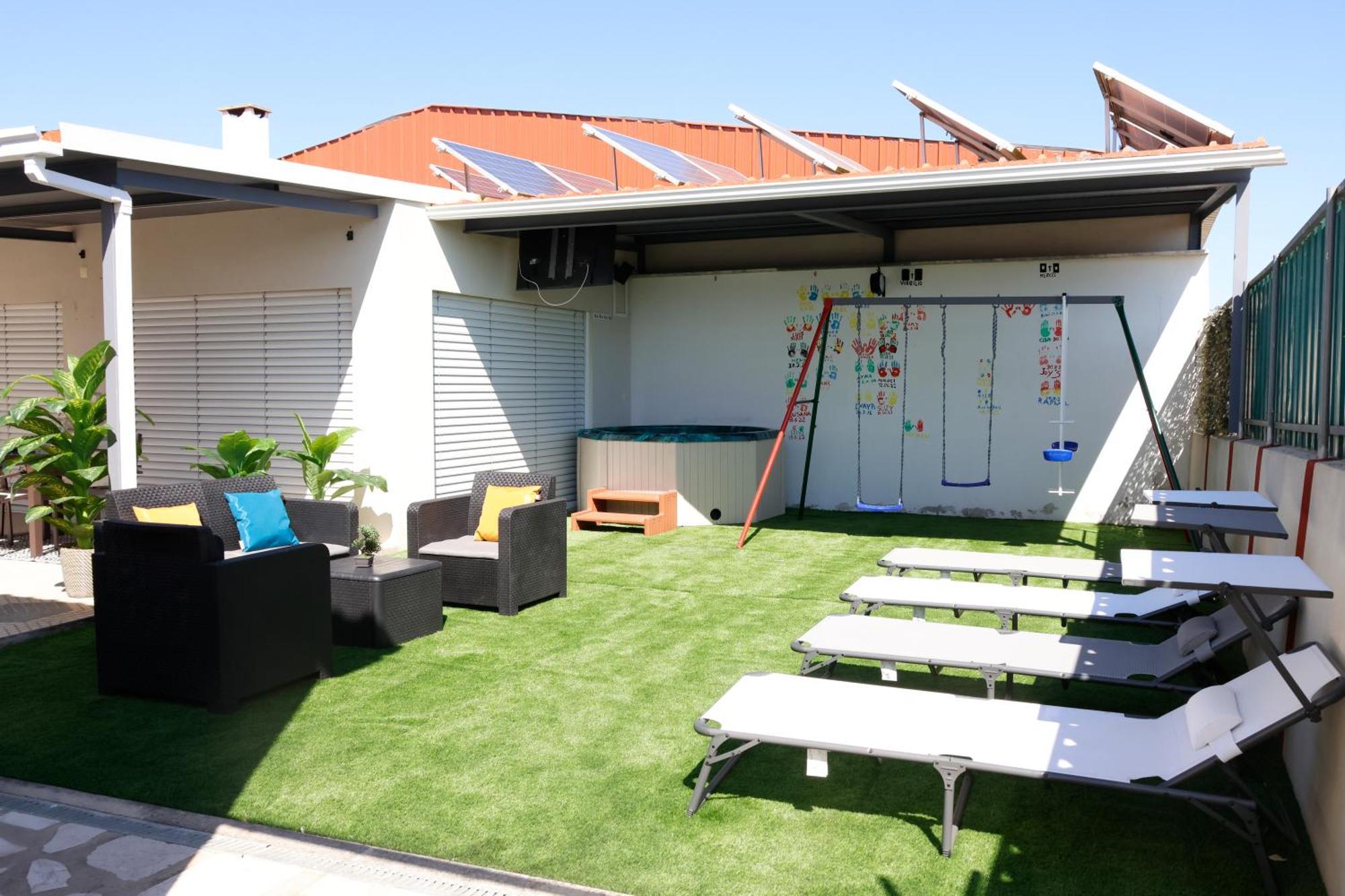 *Private Outdoor Area* 300M-Beach, Swing/No Stairs Sao Martinho do Porto Exterior photo